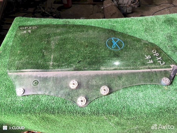 Стекло двери на toyota mark II GX90 1GFE