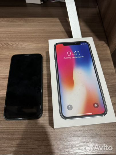 iPhone X, 64 ГБ