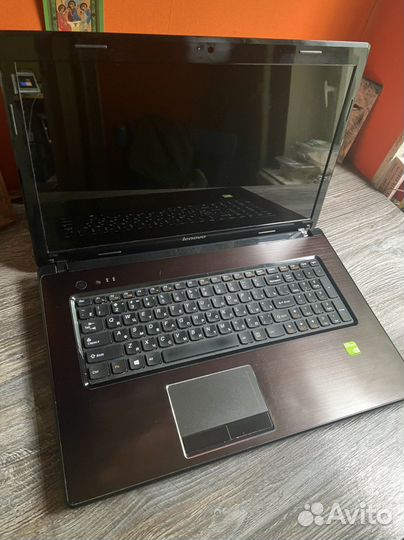 Lenovo 17/i7/16/512/Nvidia
