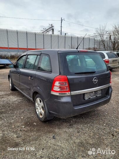 В разборе opel zafira b