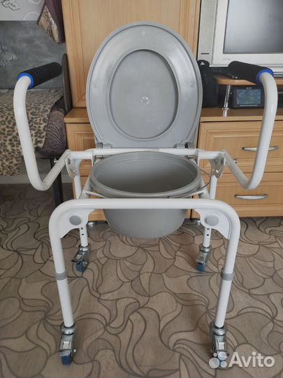 Санитарный стул-туалет. Ходунки