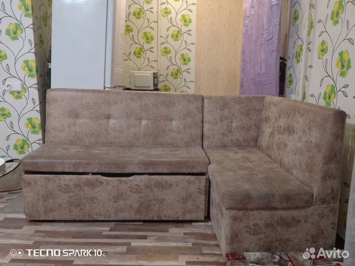 Кухонный диван