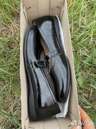 Новые кожаные туфли