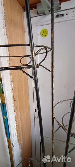 Подставка для цветов напольная металлическая