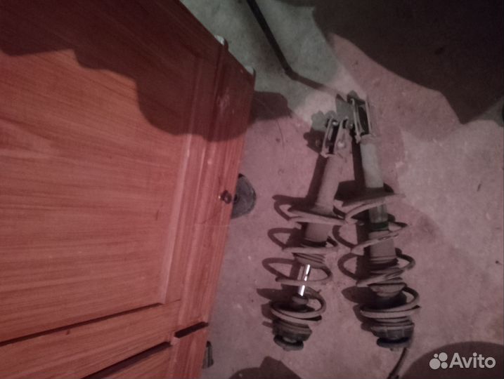 Стоики передние от renault Logаn (в сборе)