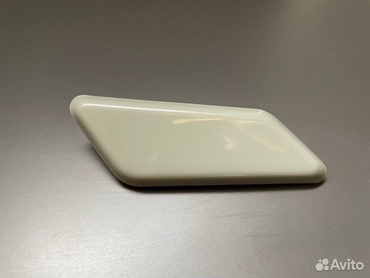 Крышка омывателя фары Toyota Rav-4 2019-2022