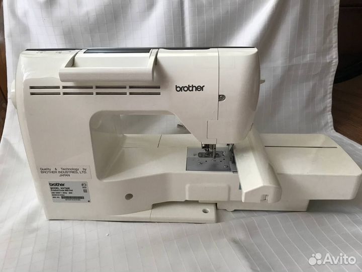 Вышивальная машина Brother innov-'IS 750E