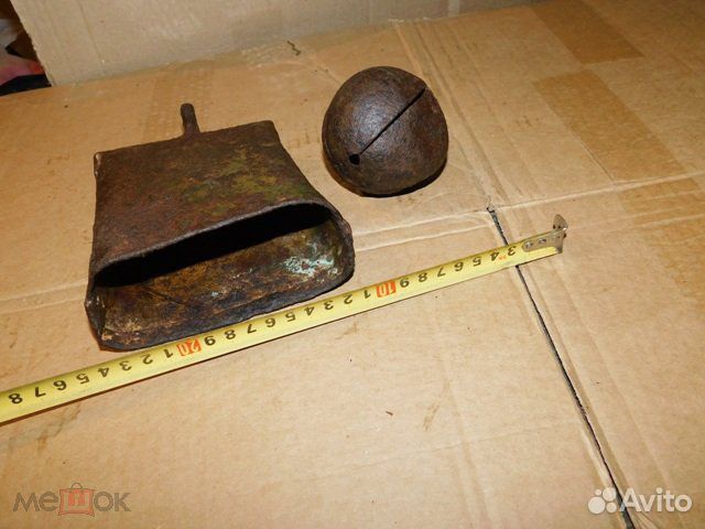 Старинные, кованные ботоло и бубенец