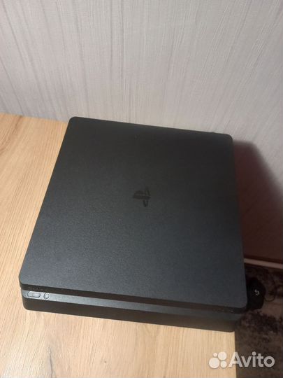 Игровая приставка ps4 slim с играми и 2 джостика