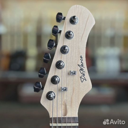 Электрогитара DeMarco dmsest200 Stratocaster SSS Pink