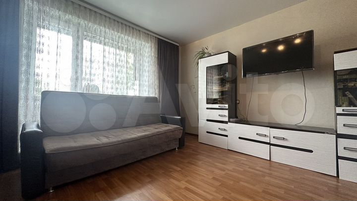 2-к. квартира, 50 м², 2/10 эт.