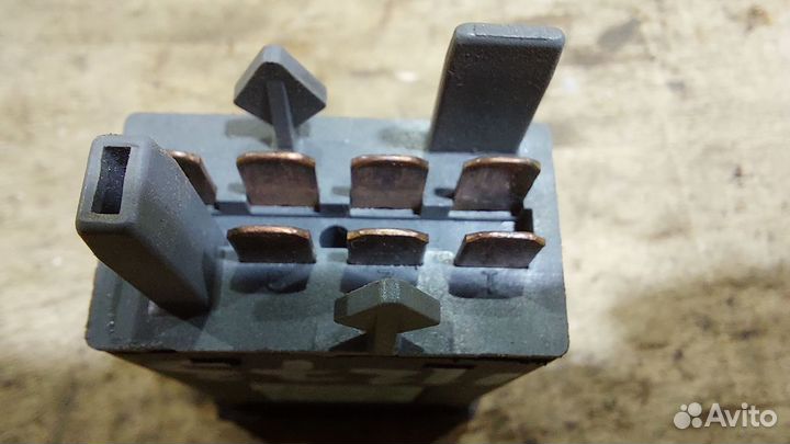 Кнопка аварийной сигнализации Passat B5