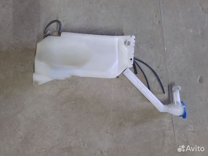 Бачок омывателя лобового стекла Nissan Qashqai J10