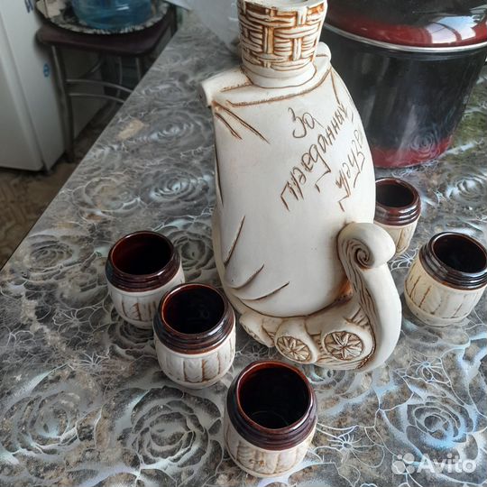Глиняный кувшин