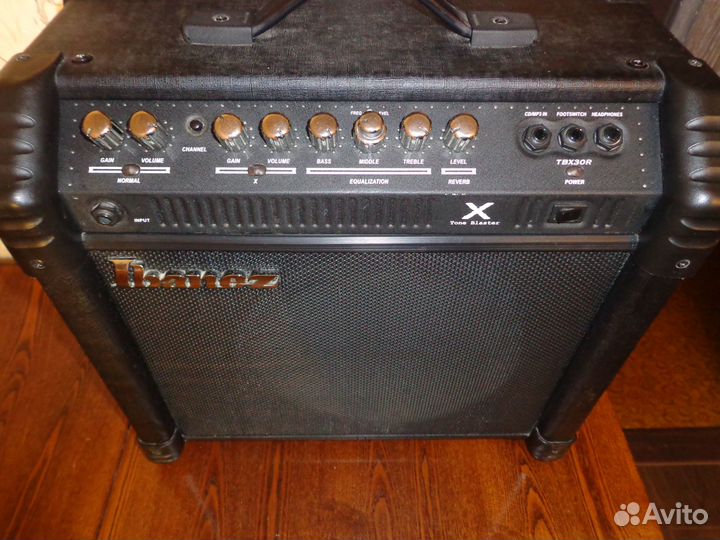 Комбоусилитель гитарный ibanez TBX30R,футсвитч