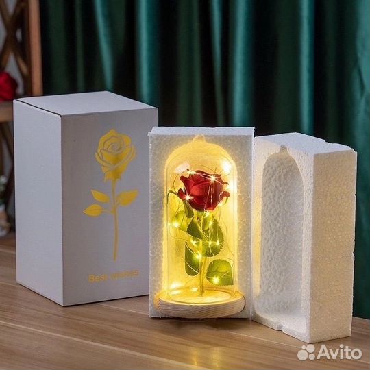 Вечная роза в колбе