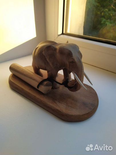 Настольная фигурка