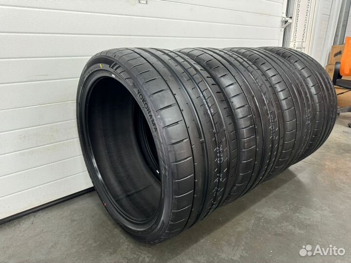 Yokohama Advan Sport V105 305/35 R23 111Y