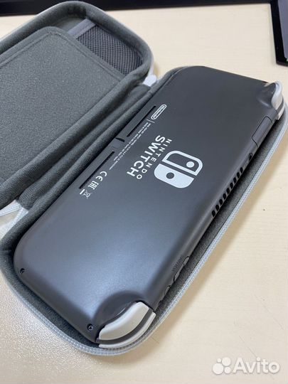 Nintendo switch lite + два чехла