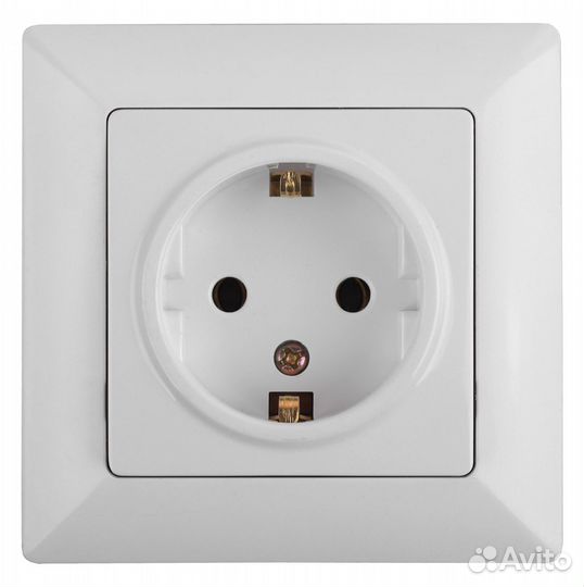 Б0053681 Розетка Intro Solo 4-206-01 с заземлением