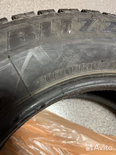 Bridgestone Blizzak Revo GZ 205/65 R16