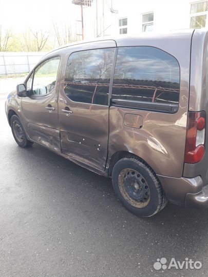 Peugeot Partner 1.6 МТ, 2014, битый, 270 000 км