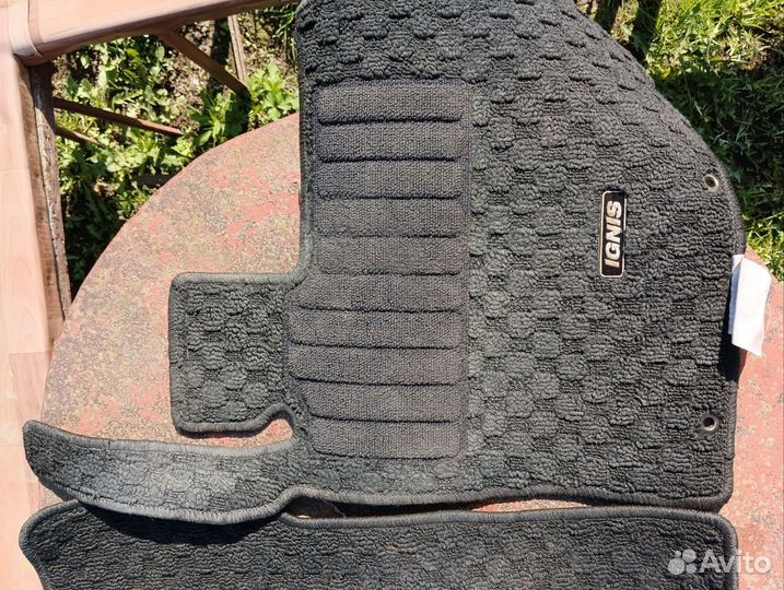 Автомобильные коврики б/у