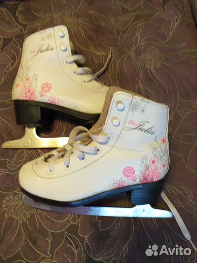 Коньки фигурные 33р-р