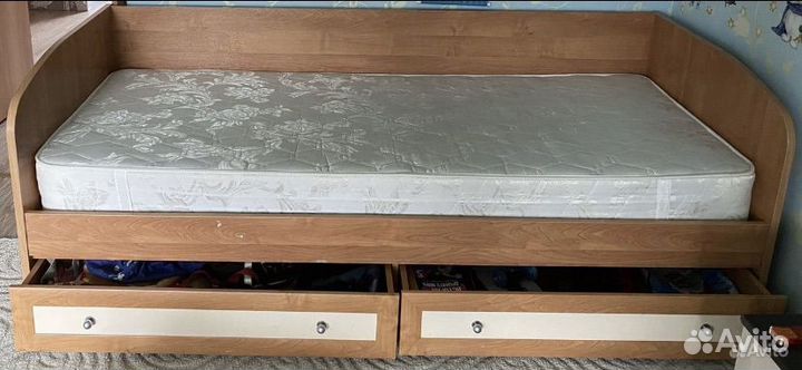 Кровать с матрасом 200/80