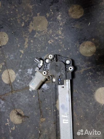 Стеклоподъемник передний левый Honda Cr-V 3