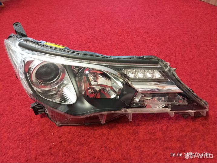 Фара Toyota Rav4