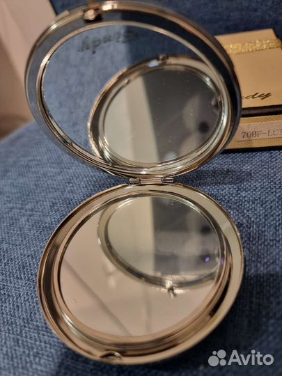 Зеркальце карманное