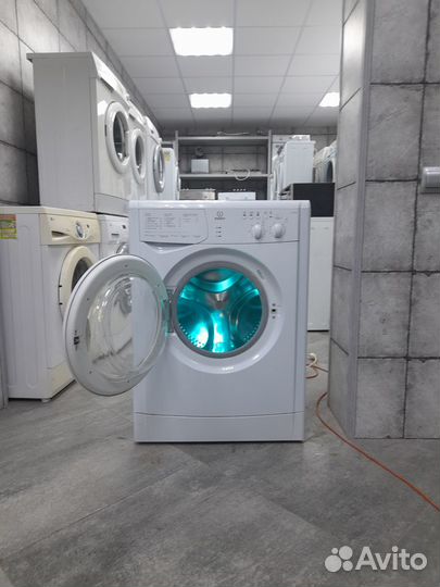 Стиральная машина Indesit wiun 105 (3,5кг)