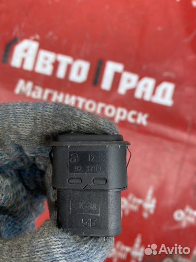 УАЗ 3163 Кнопка электростеклоподъемника