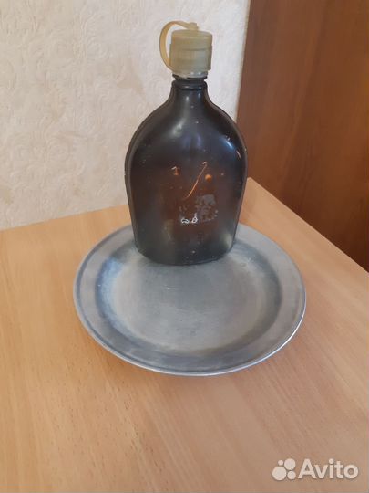 Фляжка с тарелкой