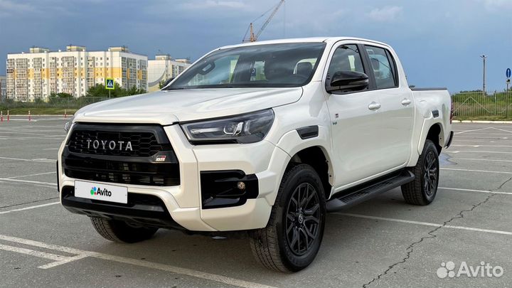 Toyota Hilux 4.0 AT, 2022, 28 км