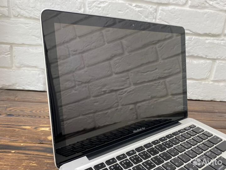 Ноутбук MacBook Pro 13 2011, i5 2.3 ггц/ssd256 гб