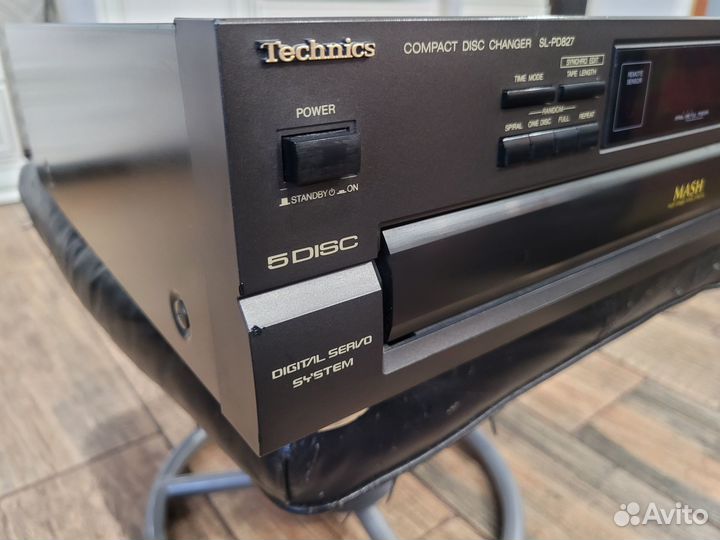 CD дека Technics SL-PD827