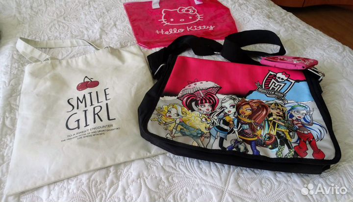 Лотом сумки для девочки