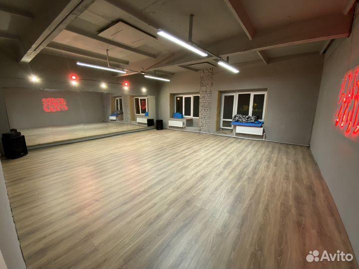 Аренда танцевального зала и крыши