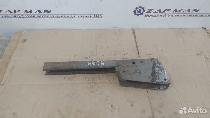 Кронштейн крыла Man Tgl