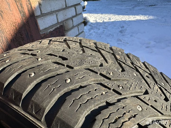 Nokian Tyres Hakkapeliitta 8 SUV 215/65 R16 102T