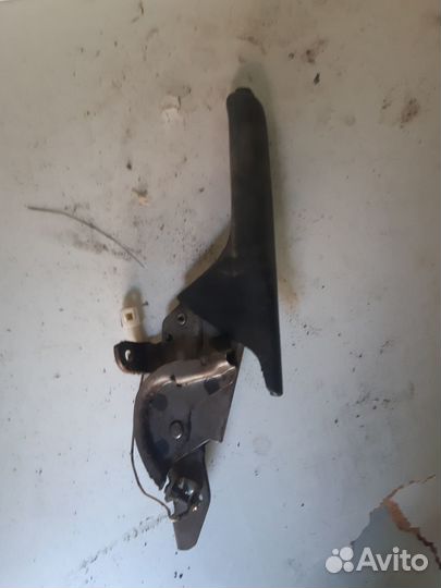 Рычаг ручника mazda familia 1997 год