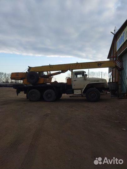 Автокран на базе 