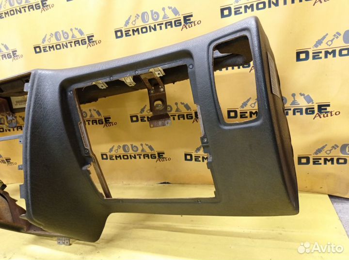 Торпедо Volkswagen Polo 3 6N1 1996