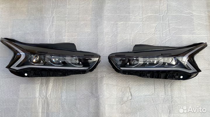 Фара передняя правая Kia K5 LED