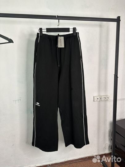 Спортивные штаны balenciaga 3b sports