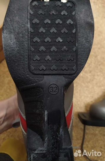 Лыжные ботинки детские 32 р + лыжи