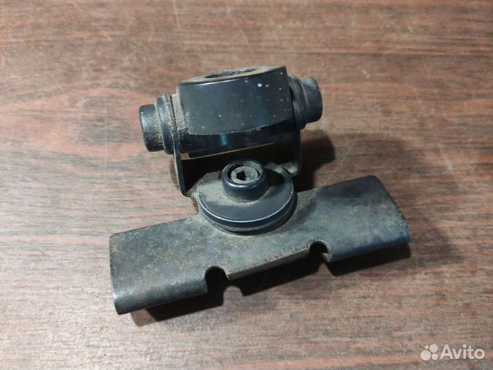 Кронштейн для антенны Си-Би