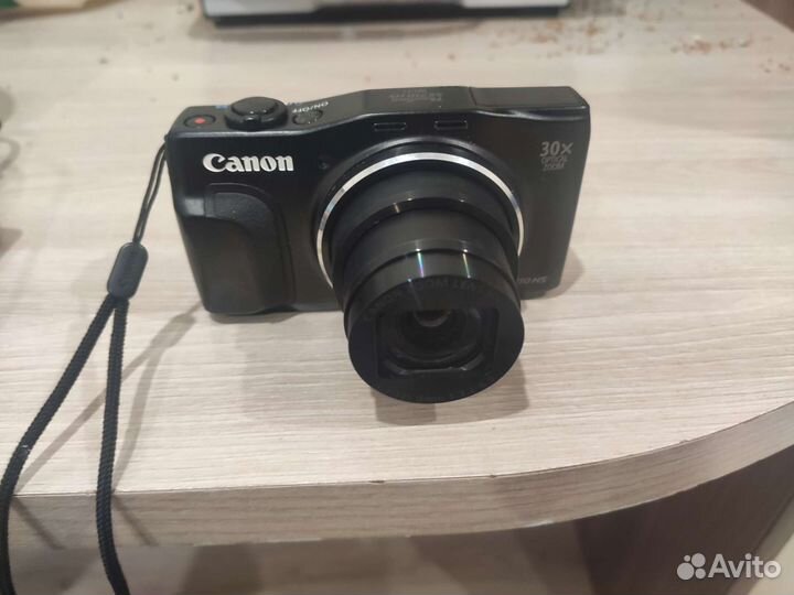 Компактный фотоаппарат canon